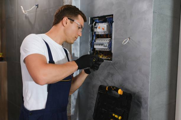 Best Affordable Emergency Electrician  in Poquonock Bridge, CT